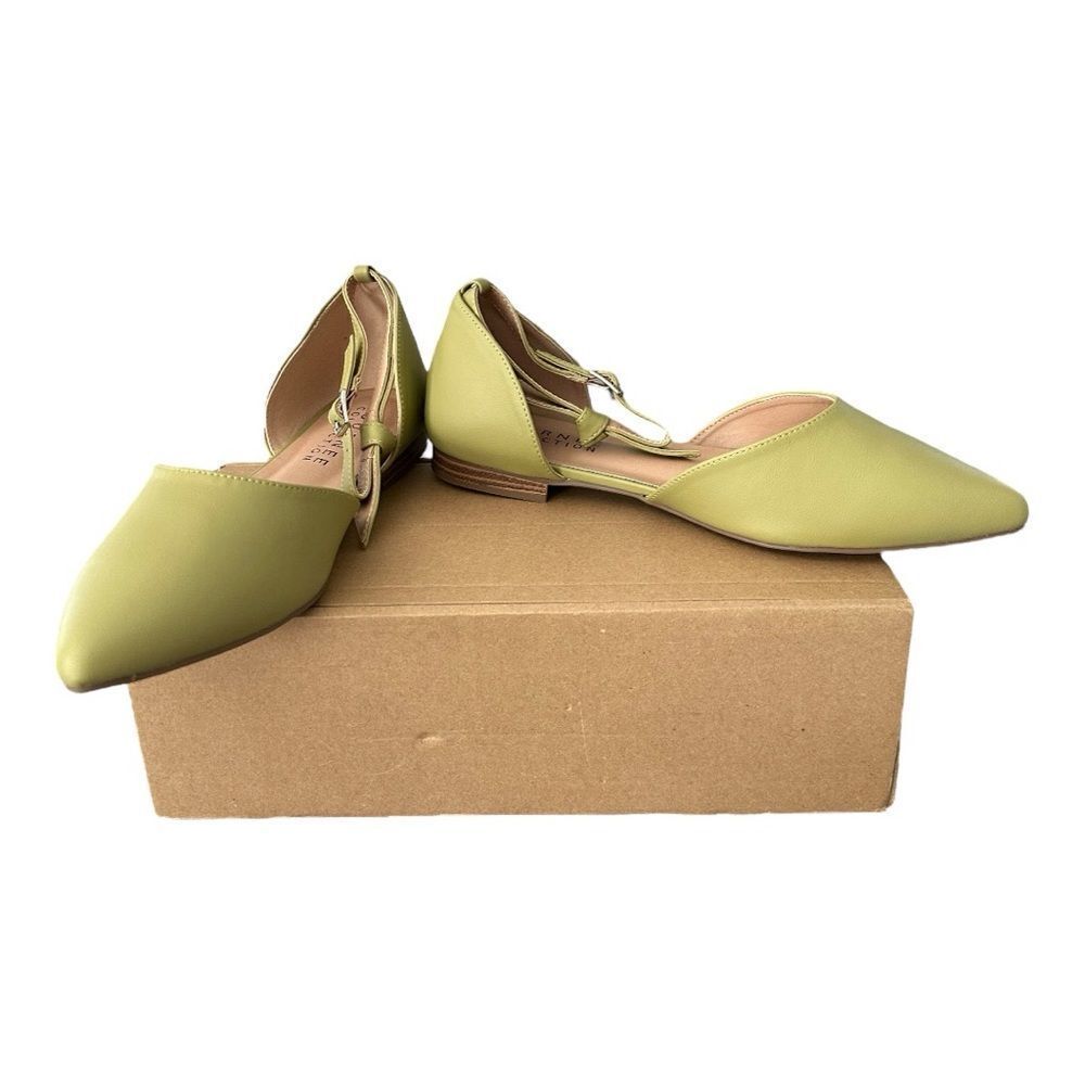 Journee Collection Vielo Flats Sage Green Pointed Toe Wide Width 9 WD NIB